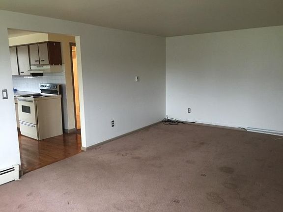 2nd image of 3 Lille Ln