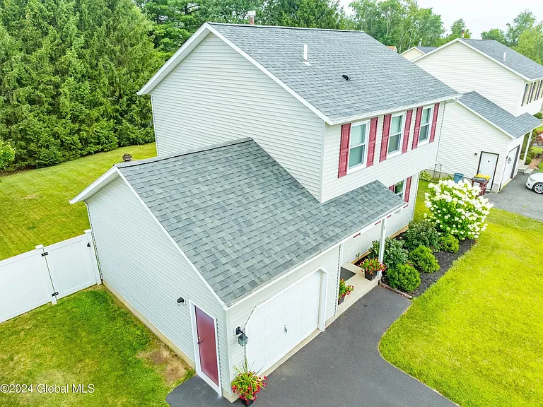 10 Corina Ct — Photo 27