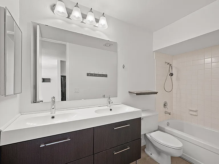 3050 Rue Dorleans #310 — Photo 11