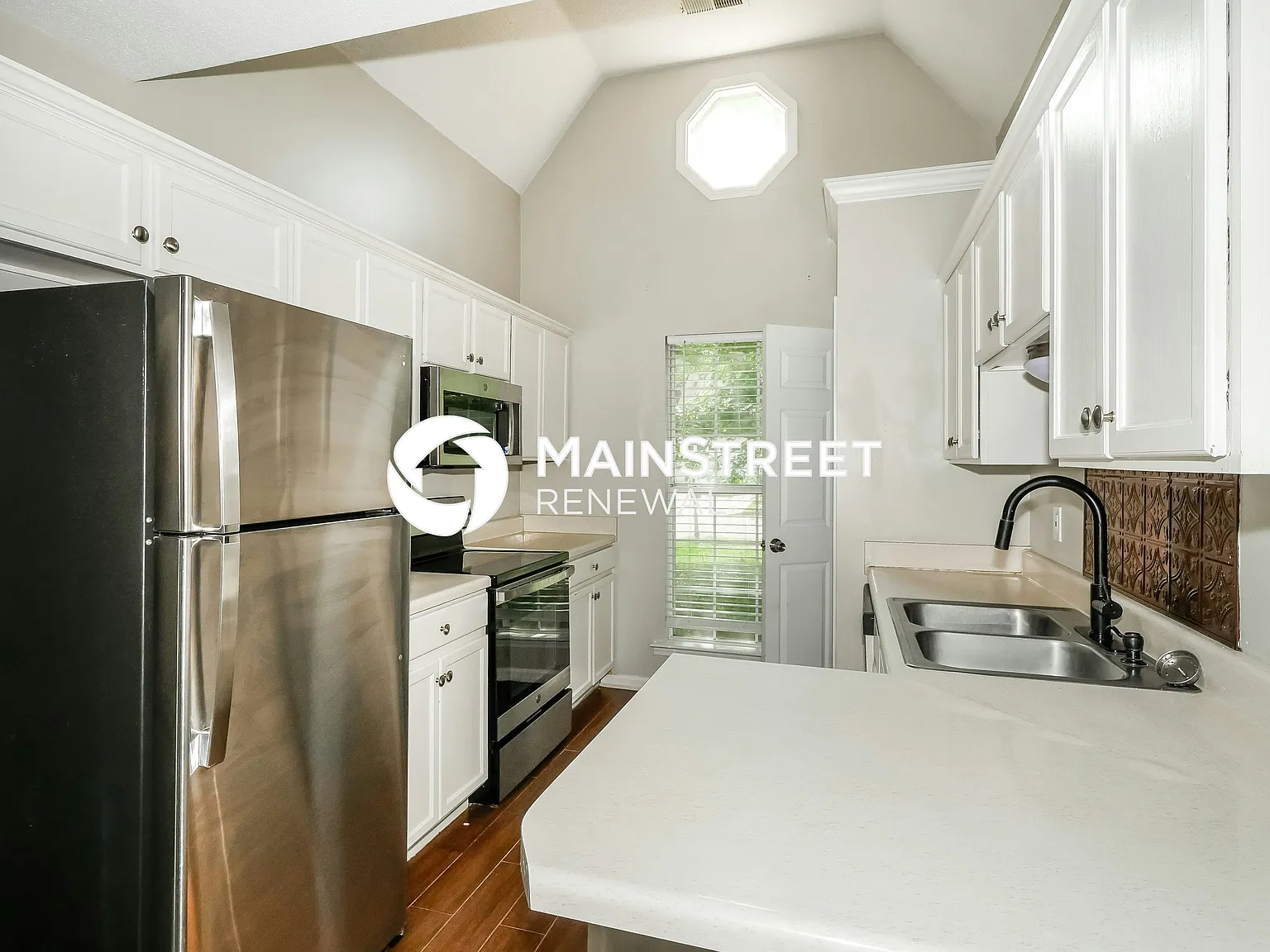 1424 Marhill Cv — Photo 2