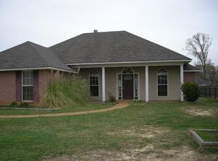 812 Bullrun Cir, Byram, MS 39272