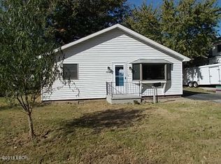 1227 N 7th St, Vandalia, IL 62471