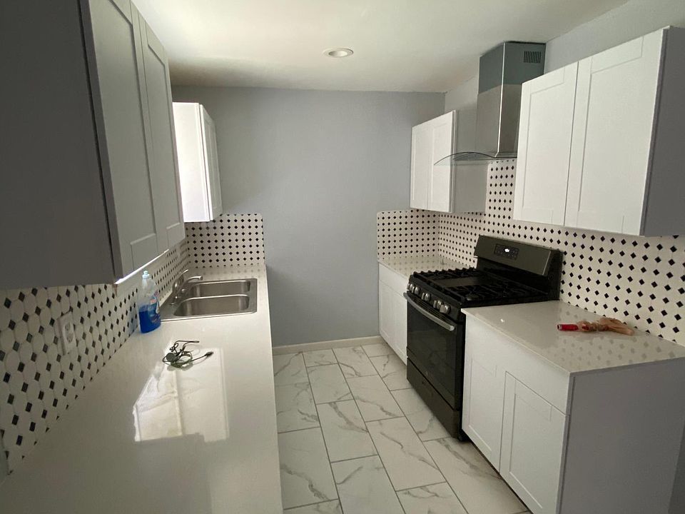 1st image of 5120 Bonnell Ave