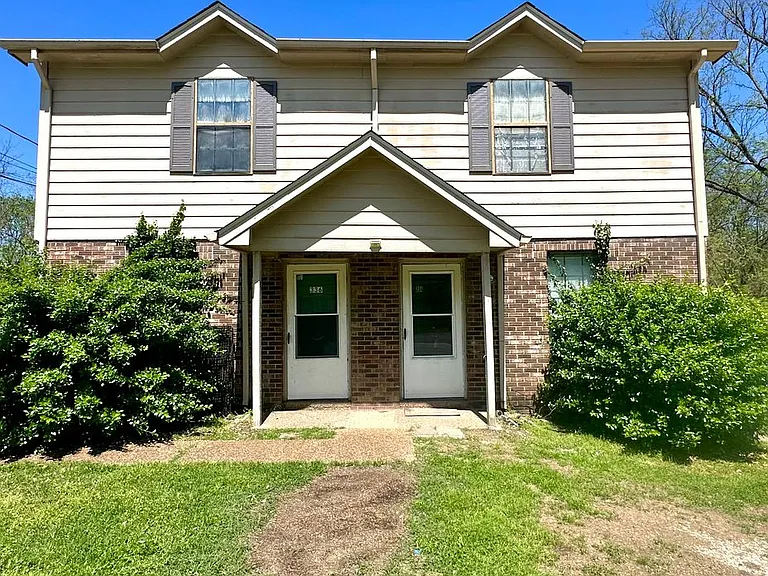 334 E Webster St — Photo 8