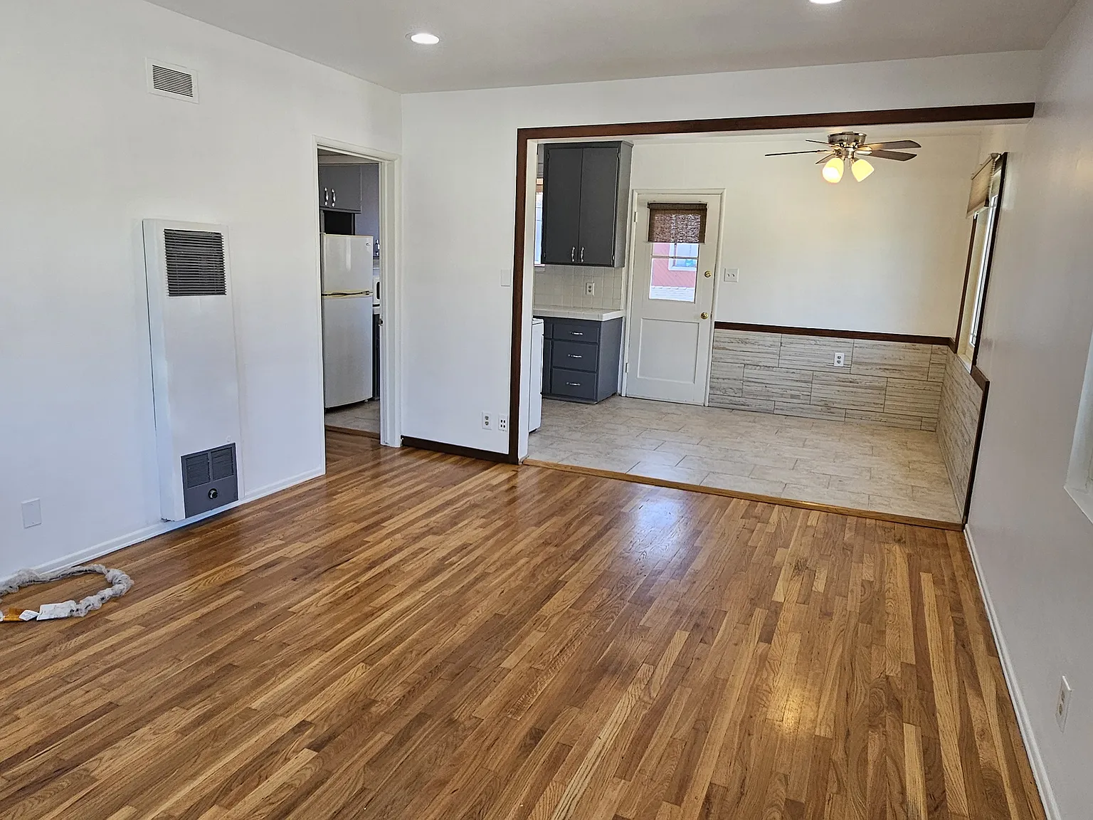 428 W Stocker St — Photo 2