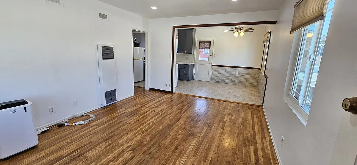 Building Photo - 428 W Stocker St #H