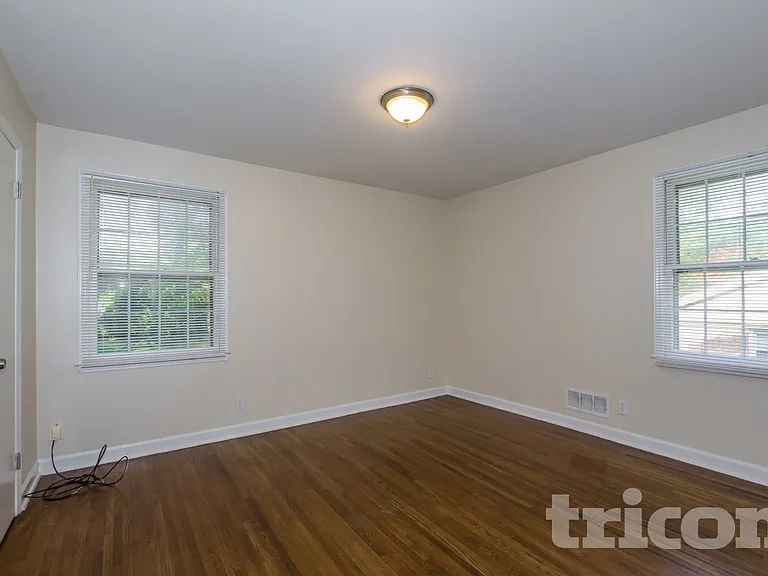 4200 Gladstone Ln — Photo 12