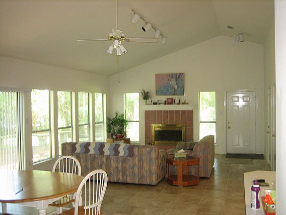 3rd image of 102 Marina Dr