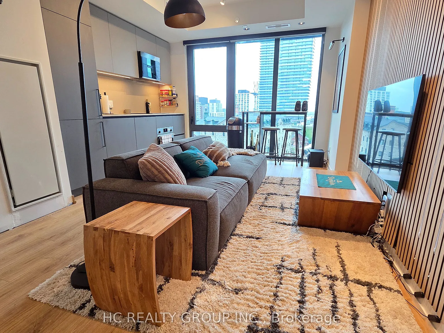 1 bed, $2,300 — Photo 4