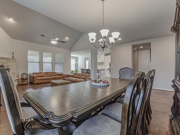 3rd image of 1701 Highland Ridge Rd