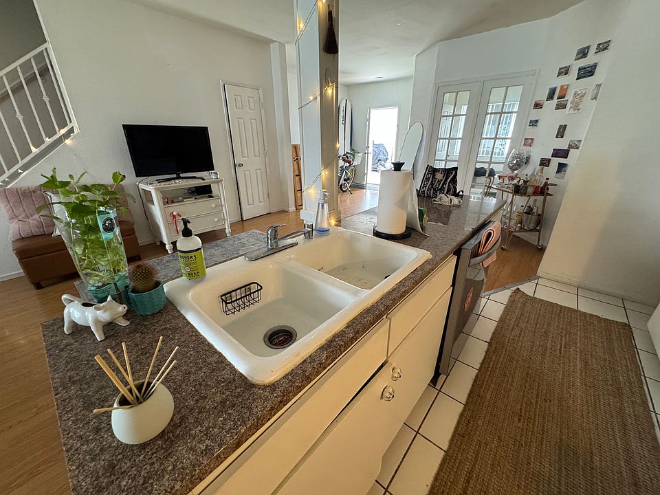1st image of 1050 Scott St APT 2