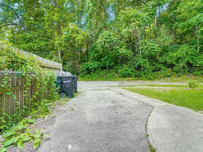 5128 Blaesi St — Photo 31