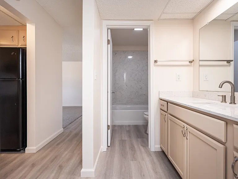 Timbers Apartments — Photo 20
