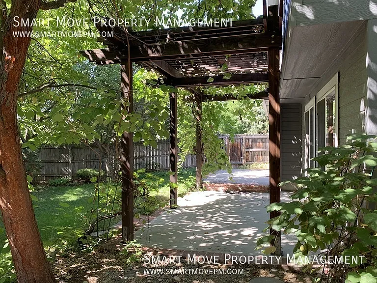 2321 E Mugo St — Photo 31