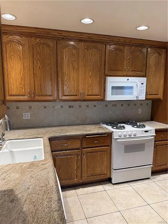 3 bed, 1240 sqft, $4,600 — Photo 4