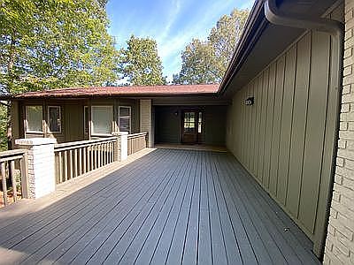 Extensive Front Deck