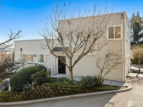 4th image of 2325 Harbor Avenue SW #B1