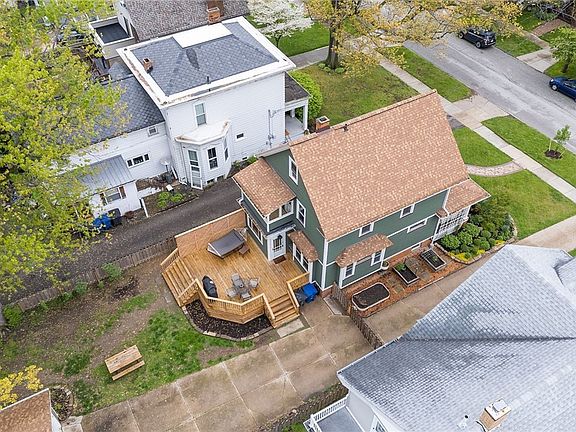 3rd image of 1358 Summit Ave