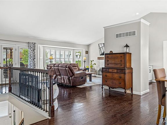 4th image of 516 Oak Leaf Manor Ct