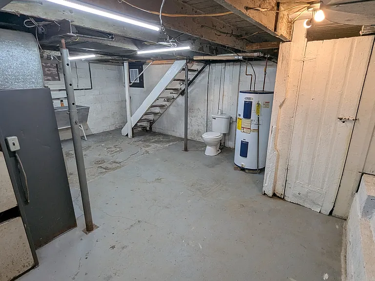 311 E Barr St — Photo 10