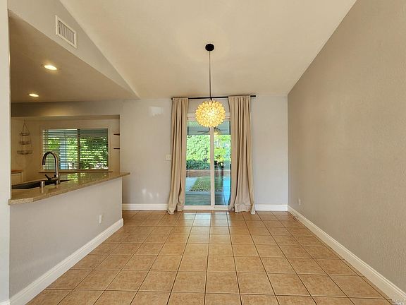 3rd image of 354 Shamrock Ct