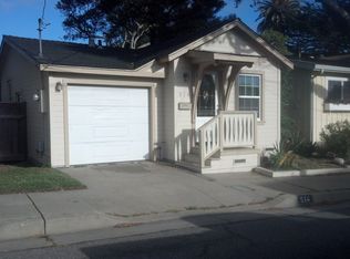 514 12th St, Pacific Grove, CA 93950