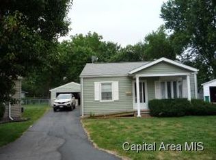 16 W Grand Ct, Springfield, IL 62704