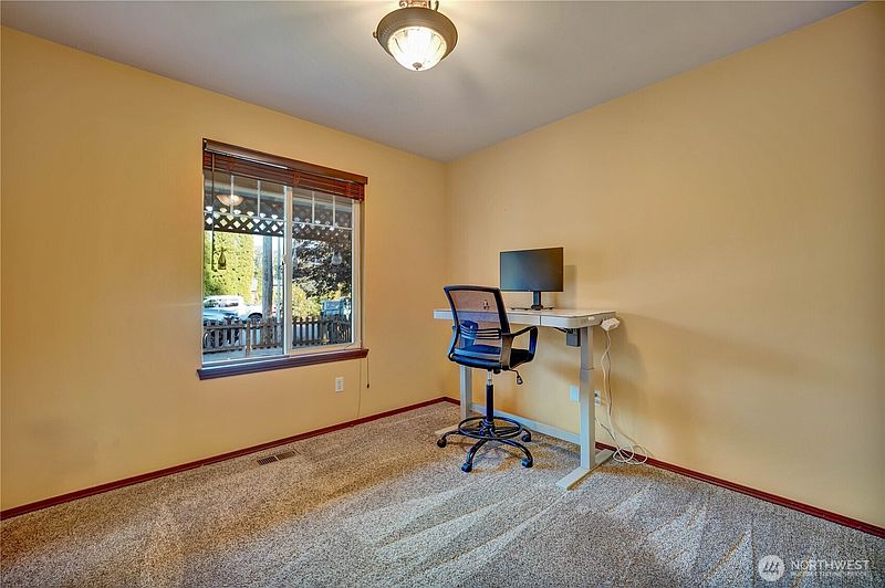 4th image of 820 Mill Avenue