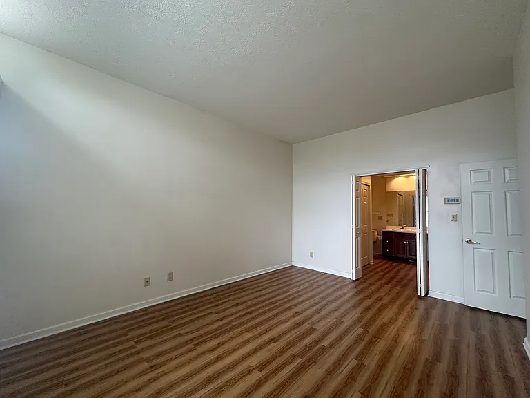 13870 Waycross Dr — Photo 13