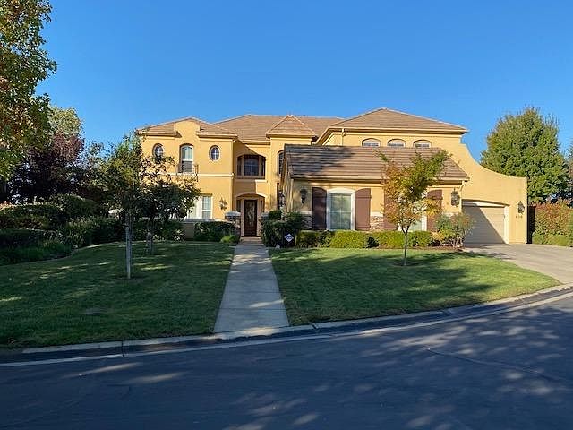1st image of 608 Calabria Ct
