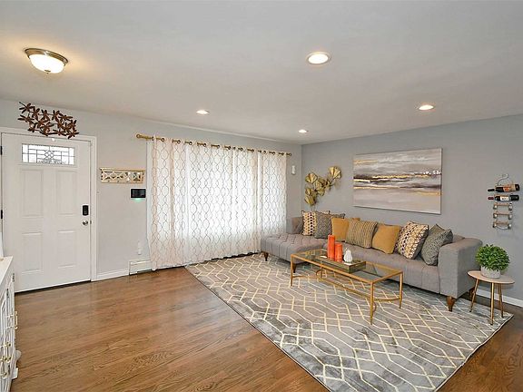 3rd image of 358 Balchen St