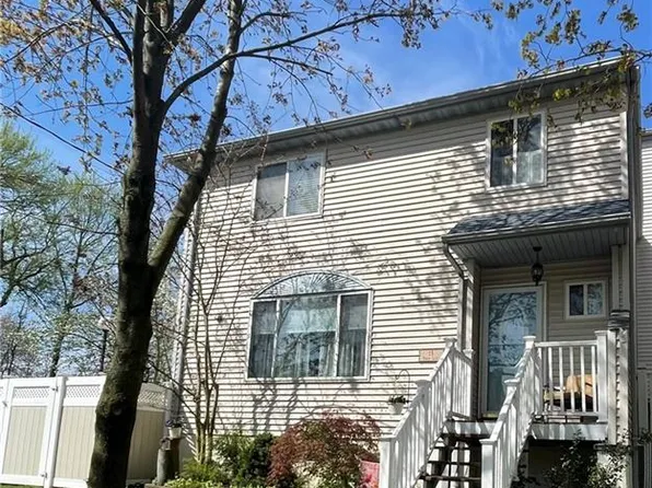 15 Forest Ln, Staten Island, NY 10307
