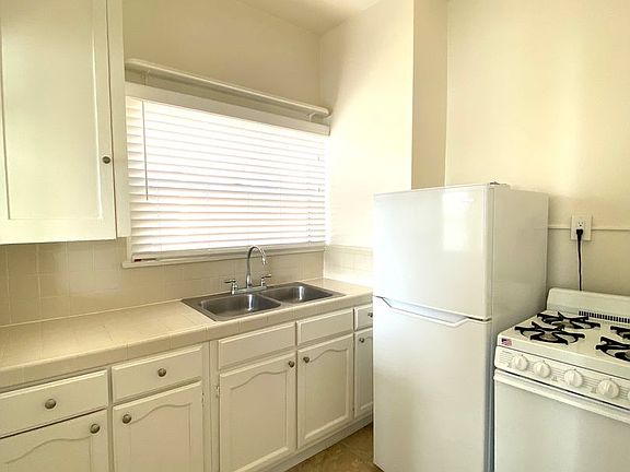 3rd image of 276 Bonito Ave #276E