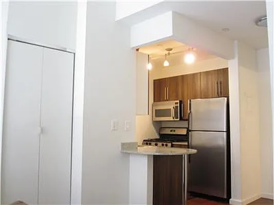 Rented by Sumitomo Real Estate Sales | media 23