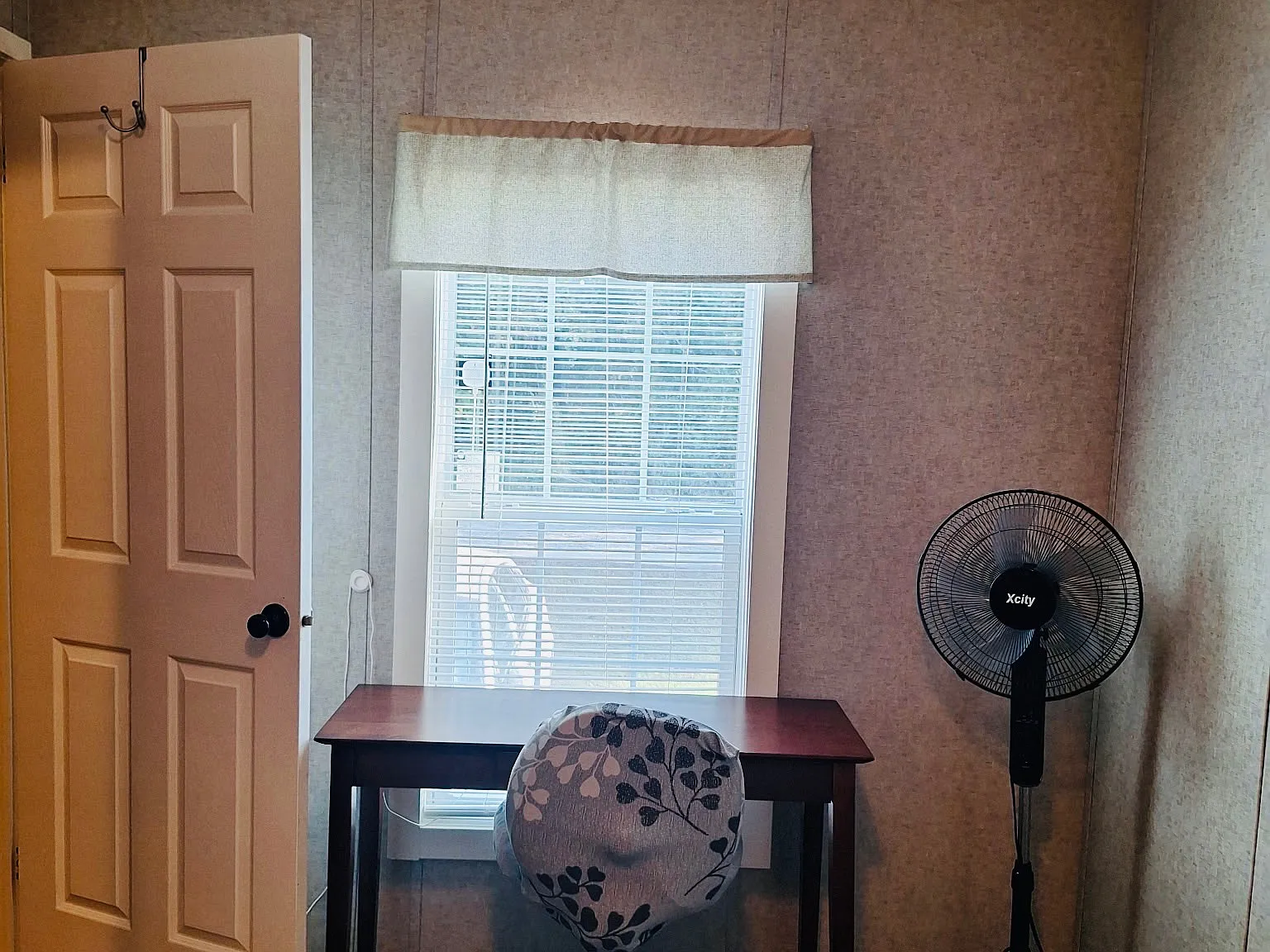 306 NW Austin Way — Photo 3