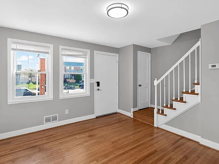 3425 Dunran Rd — Photo 4