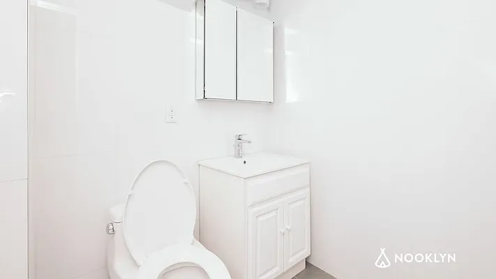 Rented by Nooklyn NYC LLC | media 40