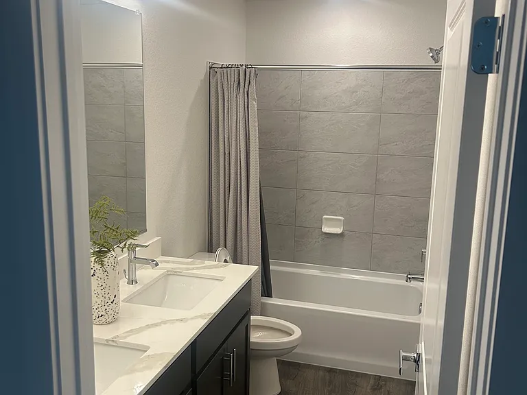 721 N Tempe St — Photo 11