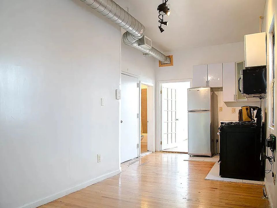 1st image of 107 Troutman St APT 3R