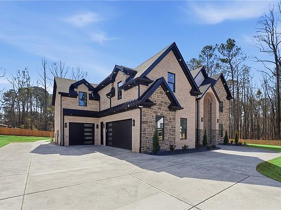 4th image of 2210 Old Fountain Rd