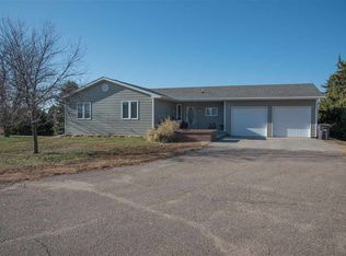 3604 E Cedar Hills Dr, Kearney, NE 68845