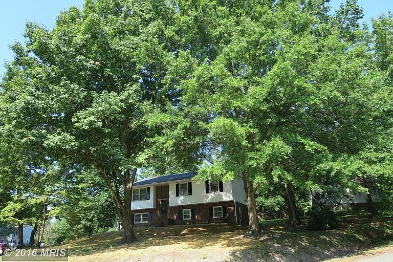 1st image of 301 Green Arbor Dr