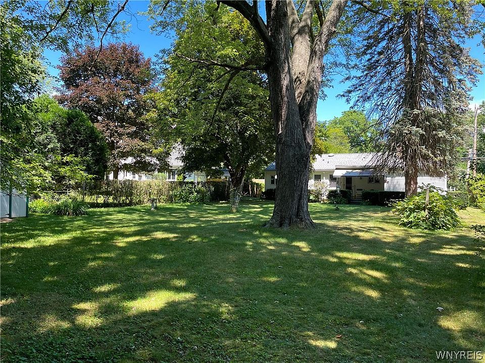 324 Lincoln Ave, Lockport, NY 14094 Zillow