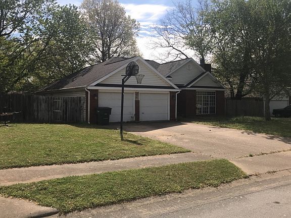 3rd image of 1484 N Weatherwood Ct
