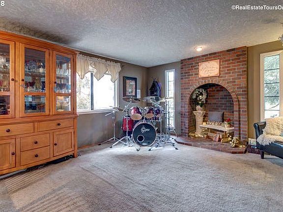 5th image of 14125 SE Bryn Mawr Ct