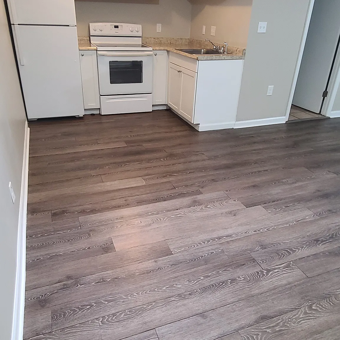 807 La Brook Ct — Photo 1