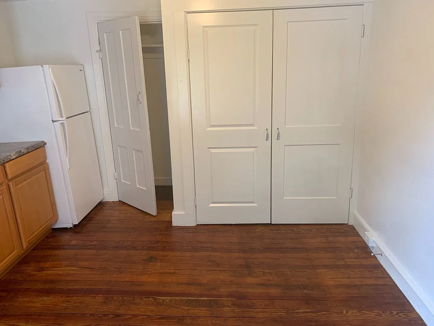 Updated 3 Bedroom with Parking! Video in Photos! — Photo 3