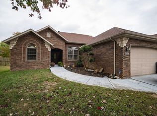 624 N Maplewood Hills Road, Nixa, MO 65714