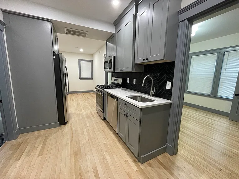 41 Long Ave #3 — Photo 2