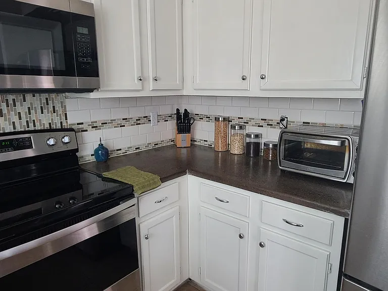 1126 E Charleston Ave — Photo 8